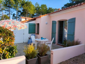 Maison Confortable avec 2 Piscines, Proche Plage, Forêt et Pistes Cyclables à Saint-Jean-de-Monts - FR-1-323-484